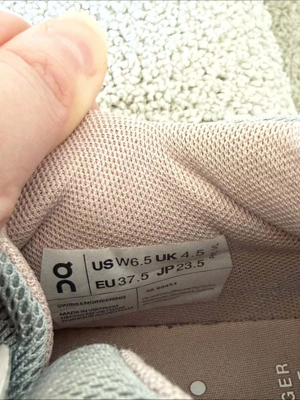 On Cloud | The Roger Women’s size 6.5 - Picture 9 of 9